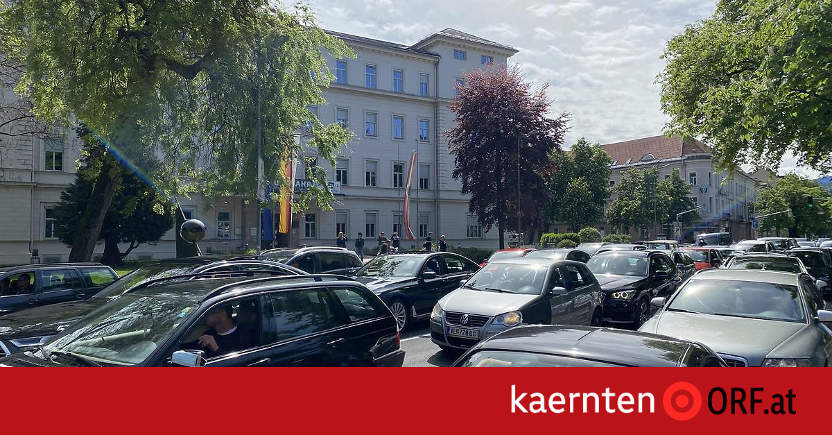 Autodemo legte Verkehr in Klagenfurt lahm kaernten.ORF.at
