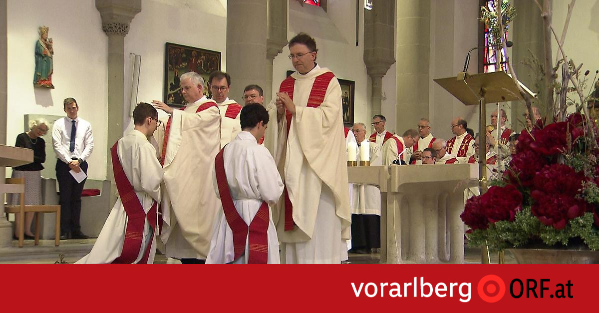 Zwei-Priester-im-Feldkircher-Dom-geweiht